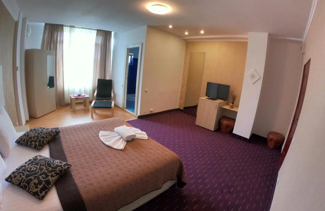 Hotel Mon Caprice-1